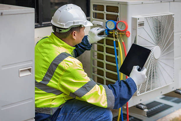 Professional Ac Installation technician working in Marshall, WI